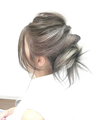 ミディアム カラー ヘアアレンジ GLAD 萩原のヘアスタイル