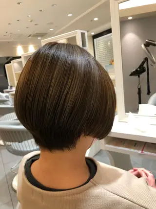 ショート カラー 阪上 沙織のヘアスタイル