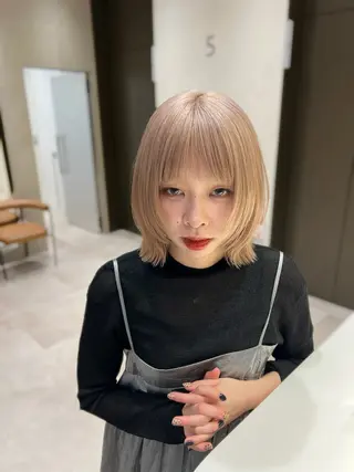 ショート カラー 泉 愛美のヘアスタイル