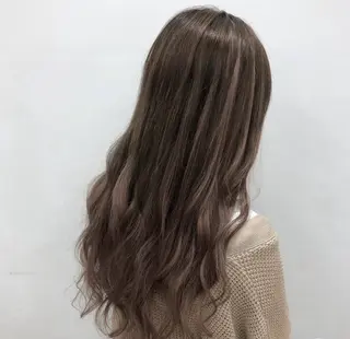 ロング カラー 佐藤 ななせのヘアスタイル