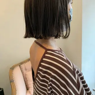 ミディアム カラー SAKINO． ベージュカラーのヘアスタイル