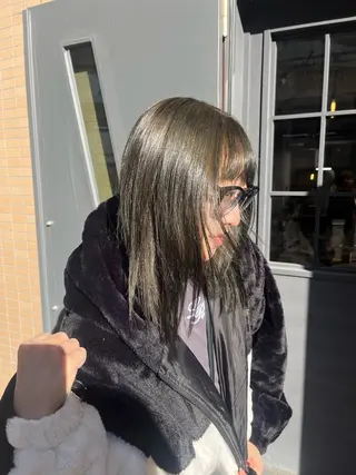 セミロング カラー ROCCO east MIYOのヘアスタイル