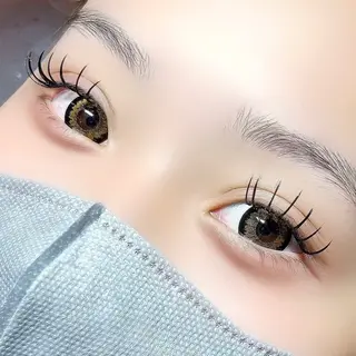 マツエク・マツパ yuuna 🩷束感マツエクのマツエク・マツパデザイン