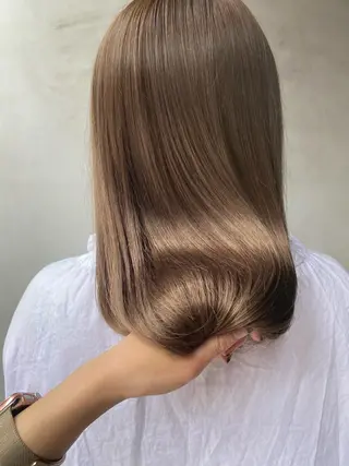 カラー shiori ﾍﾞｰｼﾞｭｶﾗｰのヘアスタイル