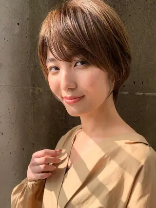 ショート カラー 大西成那 WILLOW京橋のヘアスタイル