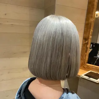 ミディアム カラー レイヤー×艶髪特化 マネージャー安藤光司のヘアスタイル