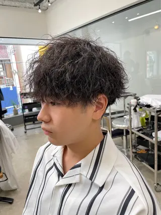ミディアム パーマ メンズ メンズ専門サロン wokeのヘアスタイル