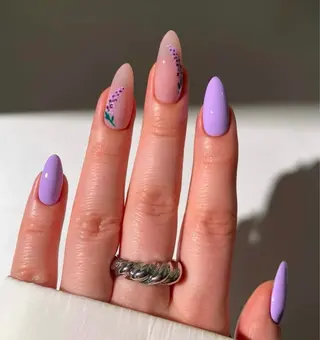 ネイル 高木 維麗絲のネイルデザイン