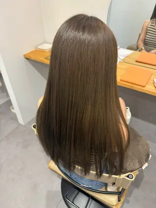 カラー 坪井 れあのヘアスタイル