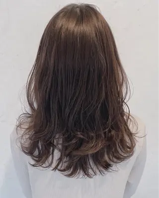 セミロング カラー 伊藤 さやかのヘアスタイル