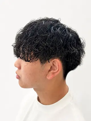 パーマ メンズ 矢澤 開/フェザーパーマのヘアスタイル