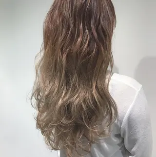ロング カラー ヘアアレンジ Zina渋谷エリア マネージャShionのヘアスタイル