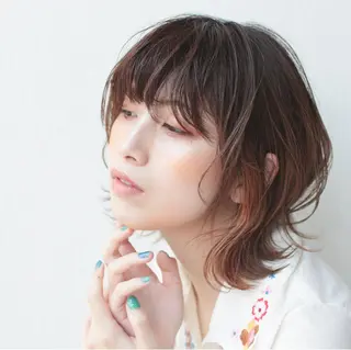 ショート カラー レイヤーカット/ 前髪顔周りカットのヘアスタイル