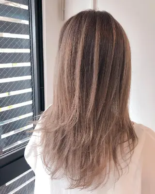 セミロング カラー 前之園 ひかるのヘアスタイル