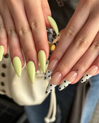 ネイル 🪐富島彩夏 /海外nail🪐のネイルデザイン