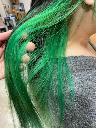 ロング カラー ヘアアレンジ オカベ ショウマのヘアスタイル
