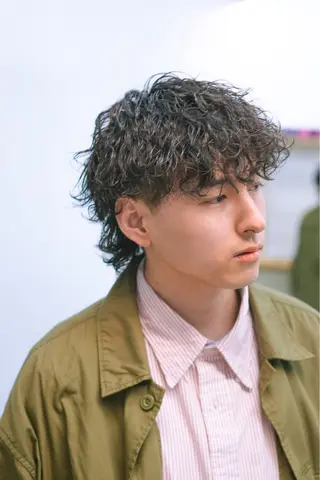 ショート パーマ メンズ スパイキーショート パーマ　具志堅　太志のヘアスタイル