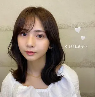 ミディアム ナガイ アヤのヘアスタイル