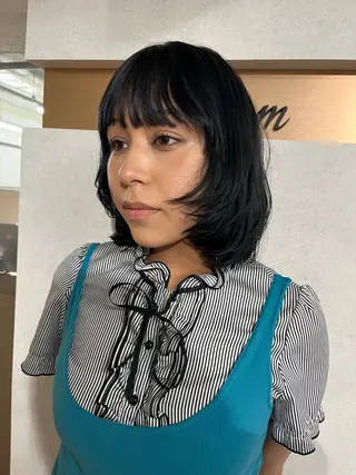 ミディアム anon Loemのヘアスタイル
