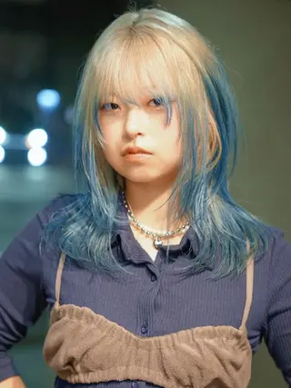 セミロング カラー 垢抜け/レイヤー/ ハイトーン/アスナのヘアスタイル