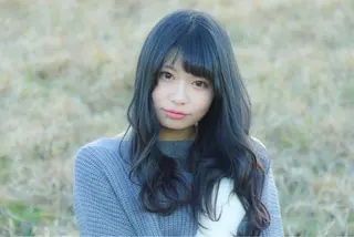 ロング TAI透明カラー 柔らかい縮毛矯正のヘアスタイル