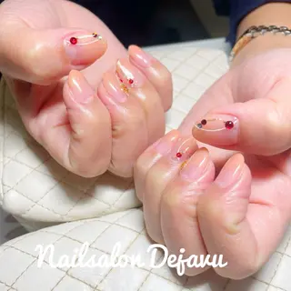 ネイル Nail salon Dejavu 🌿のネイルデザイン
