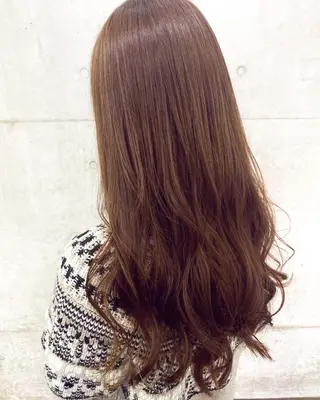 ロング 秋月 亜耶のヘアスタイル