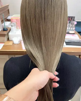 ロング カラー サソウ ユリエ🥥のヘアスタイル
