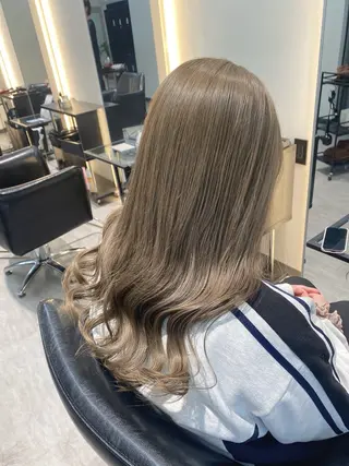 ロング 上村 恵里佳のヘアスタイル