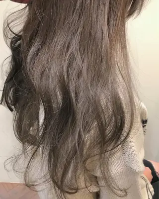 ロング カラー 🍋透け感カラー🍃 オリーブ🍐Kahoのヘアスタイル