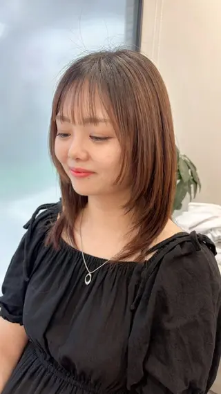 セミロング makoto⌇レイヤ ー⌇艶カラー🍒のヘアスタイル