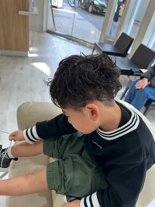 ショート パーマ メンズ キッズ 中嶋 紘夢のヘアスタイル