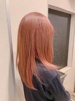 セミロング カラー 藤本 麻衣のヘアスタイル