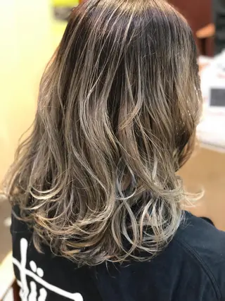 ミディアム AYAKA 下北沢suuのヘアスタイル