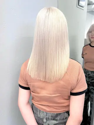 セミロング ukyo/カラー/ ブリーチ/ハイライトのヘアスタイル