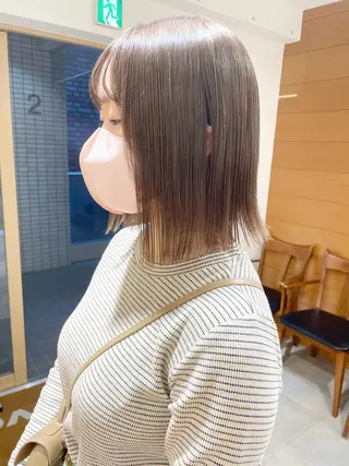 ミディアム カラー 齋藤 咲のヘアスタイル