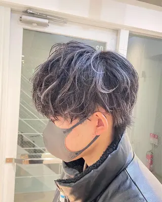 ショート カラー ヘアアレンジ メンズ 艶髪✨寒色カラー✨ 翁長孝輔のヘアスタイル