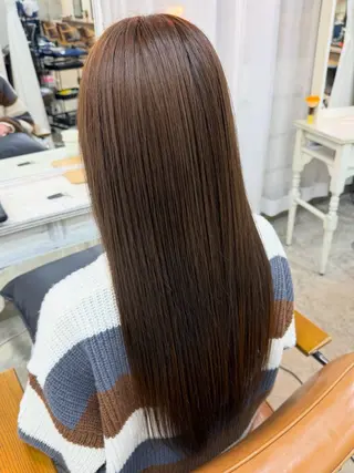 ロング カラー eTONe所属・三條 朋香のヘアスタイル