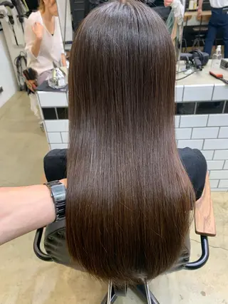 ロング カラー トップ スタイリストのヘアスタイル