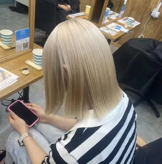 ショート 透けるミルクティー ☕赤味ゼロ★はる吉のヘアスタイル