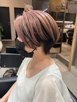 ショート カラー カット・ブリーチ TAIGAのヘアスタイル