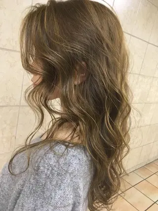 ミディアム カラー 菅村 勇亮のヘアスタイル
