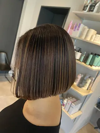 ショート カラー ブリーチ👩🦳/ ✂︎MANAMIのヘアスタイル