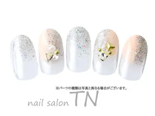 ネイル 吉田 奈央のネイルデザイン