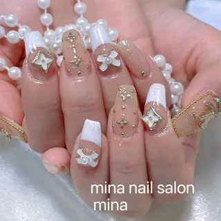 ネイル queensnail 🧸mikaのネイルデザイン