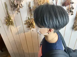 ショート カラー LILIS hair designのヘアスタイル