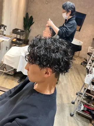 ミディアム パーマ メンズ Brush Up所属・田中 識啓のヘアスタイル