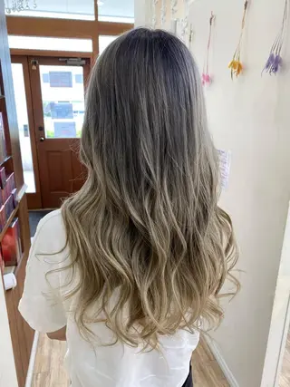 カラー SALOWIN栄 高須大貴のヘアスタイル