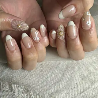 ネイル 里見 麗のネイルデザイン