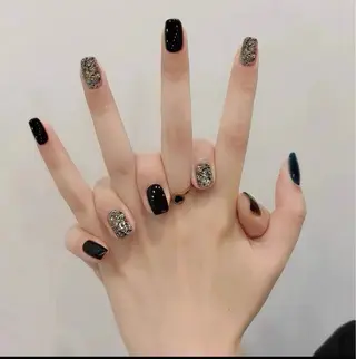 ネイル 長さ出し専門 パーツのネイルデザイン